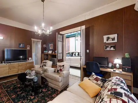 Casa 5 ambientes con 2 baños