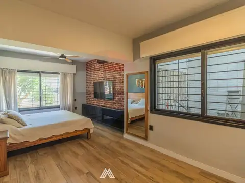 Casa en Venta con 5 cocheras