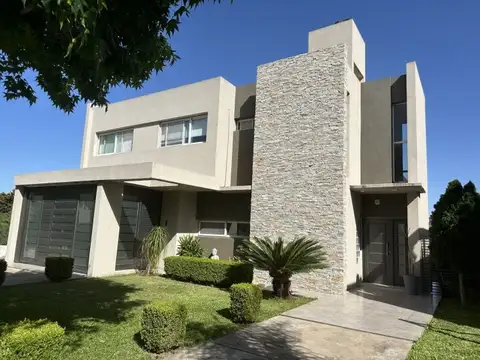 27 de febrero 950 , Piso 2