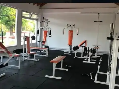 HERMOSA CASA EN CLUB DE CAMPO 