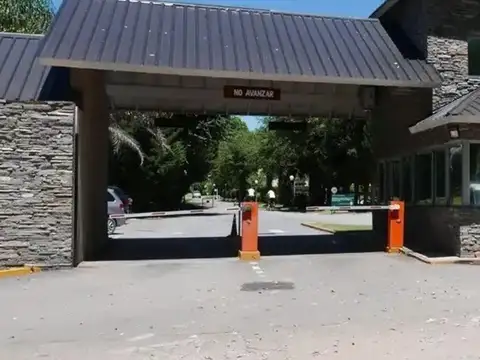 HERMOSA CASA EN CLUB DE CAMPO 