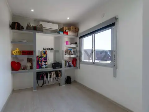 Ph Triplex 4 ambientes Piscina y terraza PERMUTA