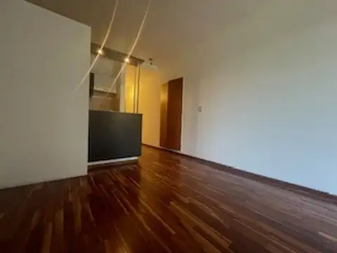 Rafaela 5000, Piso 1