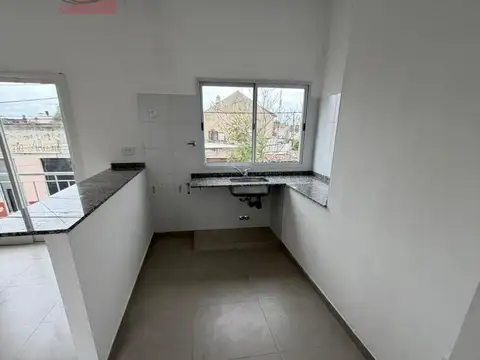 Departamento en Alquiler en Lanus Oeste, $ 600.000
