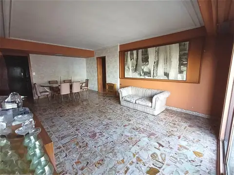 Departamento en Venta en Parque Centenario, USD 169.000