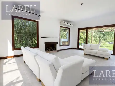 Casa en Venta con 2 cocheras