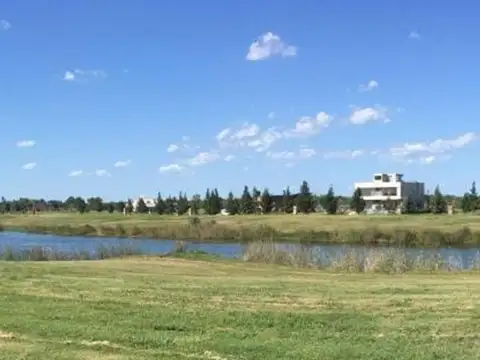 Espectacular lote a la laguna en el Naudir etapa 2