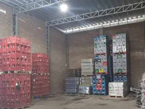 GALPÓN /DEPOSITO  EN ZONA NORTE 