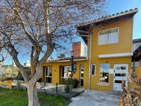 HOSTEL EN VENTA PLENO CENTRO CALAMUCHITA REMODELADO
