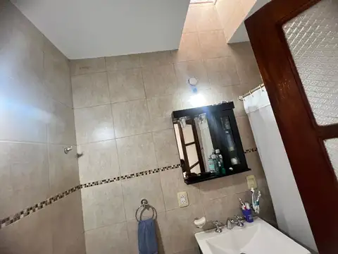 Casa 3 ambientes con 2 baños