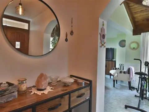 Casa 7 ambientes con 2 baños