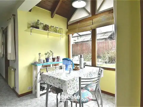 Casa 7 ambientes con 2 baños