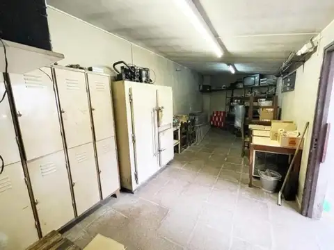 Local en Alquiler Via Pública