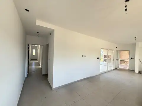 Casa 3 ambientes con 1 baño