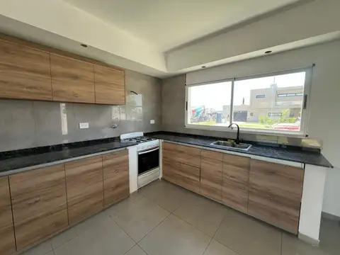 Casa en Venta en Funes, USD 230.000