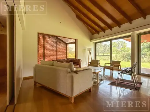 Casa 6 ambientes con 3 baños