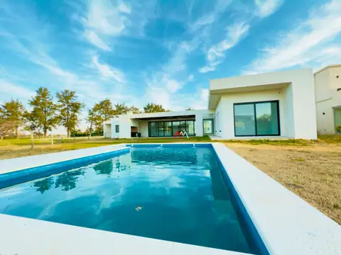 VENTA DE CASA EN ALTOS DE CAMPO GRANDE - PILAR 