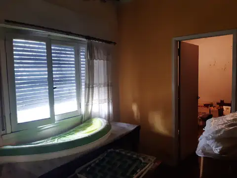 CASA EN RAMOS MEJIA A REFACCIONAR 3 AMBIENTES