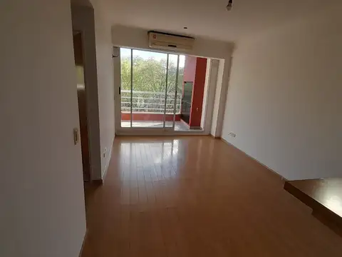 Helguera 3000, Piso 4