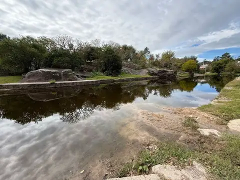 VENTA TERRENO 425 M2. TANTI NUEVO. A MT DEL RIO
