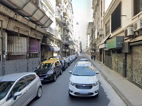 Libertad e/ Lavalle y Uruguay