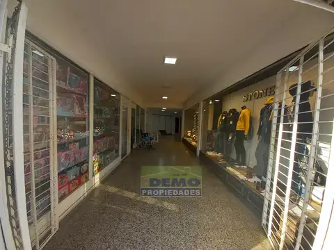 EXCELENTE EDIFICIO COMERCIAL EN GRAND BOURG