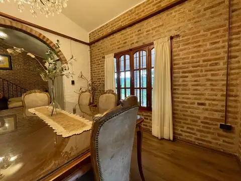 Casa 7 ambientes con 3 baños