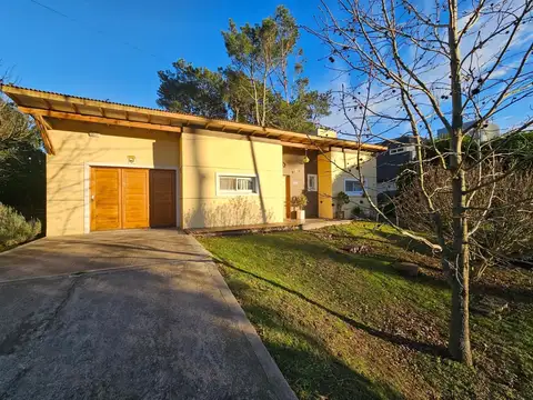 CASA 3 AMBIENTES CON POSIBILIDAD DE ADQUIRIR LOTE ADICIONAL