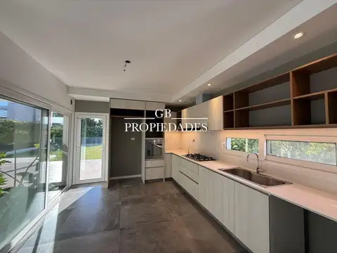 Venta de Casa 6 AMBIENTES en Ayres Plaza, Pilar.