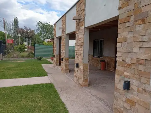 2 CASAS CON CHACRA EN LA PRIMAVERA 