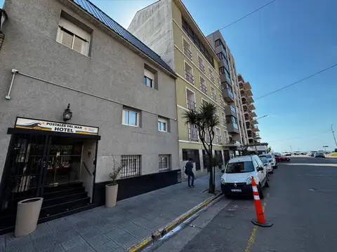 HOTEL  A MEDIA CUADRA DEL MAR, VENTA FINANCIADA.