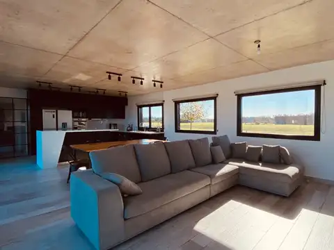 Casa 4 ambientes con 3 baños