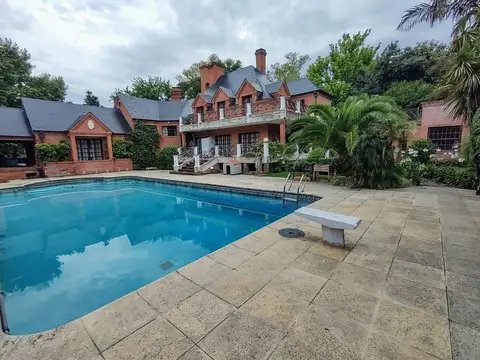 EXCELENTE CASA A LA VENTA EN BELLA VISTA IDEAL DESARROLLADORES