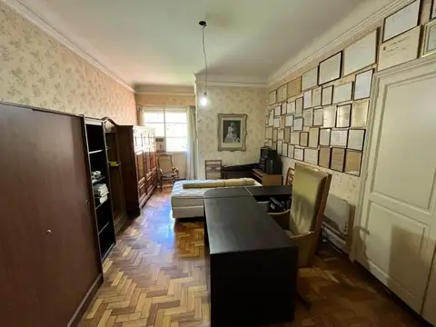 VENTA SEMIPISO DE CATEGORIA EN EDIFICIO GRINFIELD