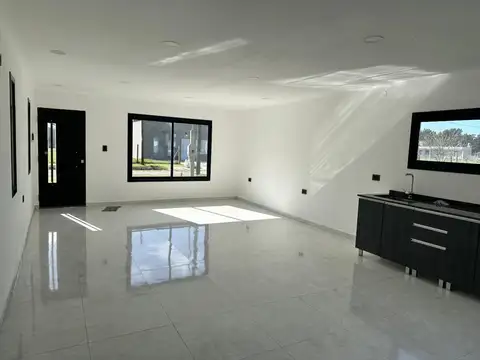 Casa a estrenar 2 dormitorios con pileta