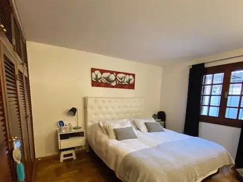 Casa 10 ambientes con 3 baños