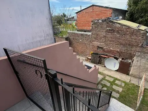 Depto Tipo Casa en Alquiler de 2 ambientes