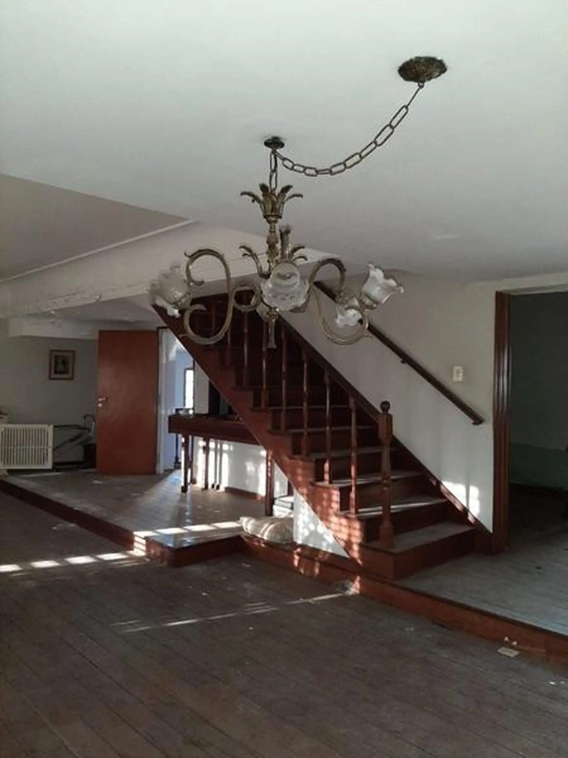 Local con vivienda en planta alta con quincho y galpón SOBRE DOS LOTES