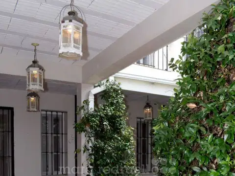 VENTA DE CASA ANTIGUA EN EL CASCO HISTORICO DE CHASCOMUS LAGUNA