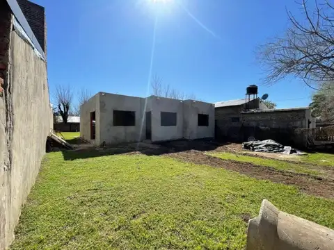Casa 4 ambientes con 1 baño