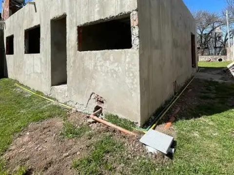 Casa en venta- calle Esquiu 2188-Funes