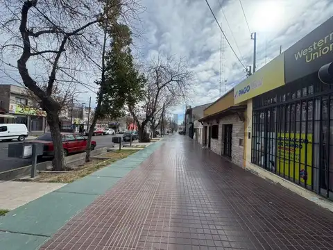 Paso de Los Andes y Paula Albarracin , Piso 0