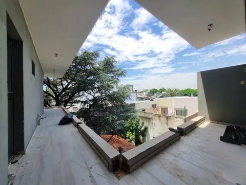 2 AMBIENTES SEMIPISO ESCRITORIO BALCON LINIERS