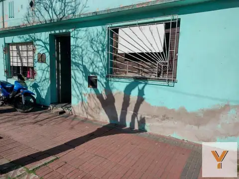 Casa en venta - 6 Dormitorios 3 Baños - 260 mts2 - Chivilcoy