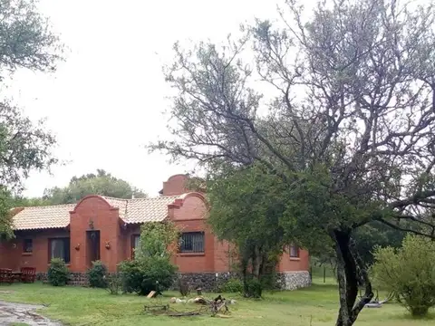 Casa en Venta con 2 cocheras