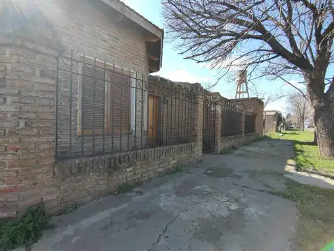 Casa 3 ambientes con 1 baño