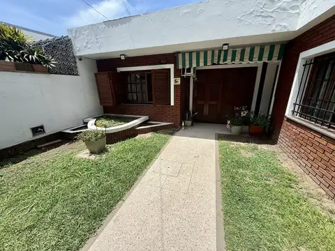 Casa en Fisherton 3 dormitorios, cochera, patio y jardin