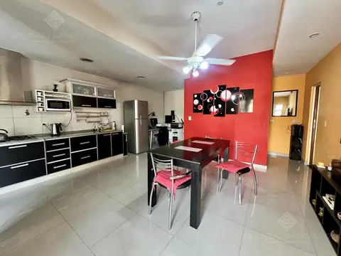 IMPECABLE PH sobre la Avda - Apto Crédito - Posible permuta menor valor!!