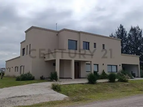 casa en venta 5 ambientes en barrio cerrado LAS CLANDRIAS CAMPANA