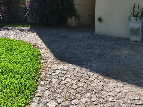 Casa de 6 ambientes en Los Lagos. Nordelta